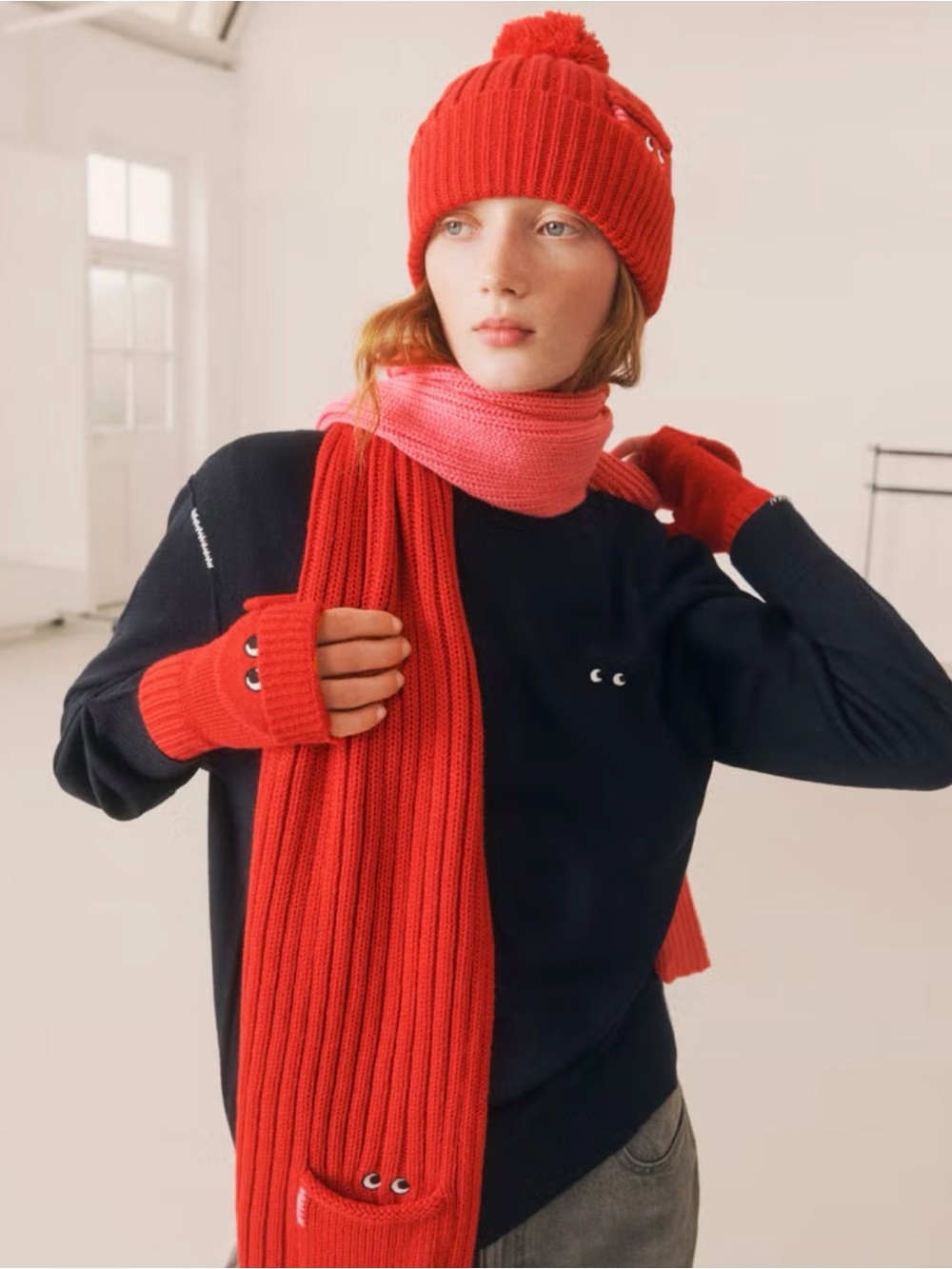 Anya Hindmarch x Uniqlo HEATTECH Kniited Scarf Pink & Red